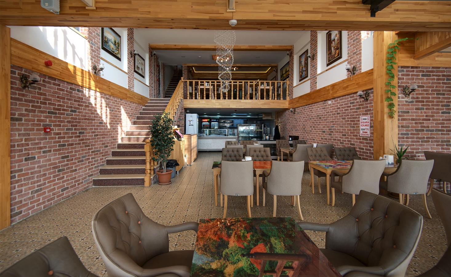 Kafe ve restoranlar için dekoratif tuğla duvar kaplama tasarımları.