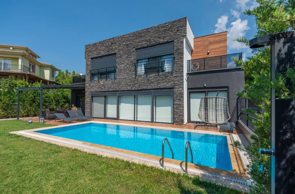 Modern antrasit gri dış mekan taş kaplama trendi