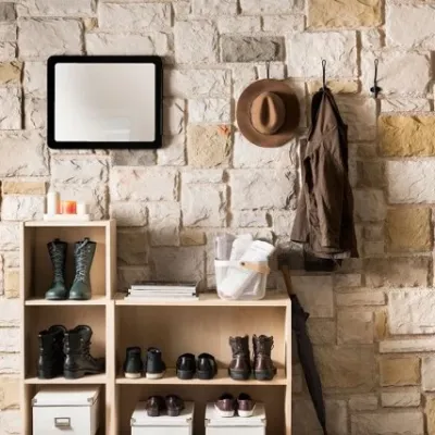 Ayakkabılık arkası dekoratif taş kaplama uygulaması